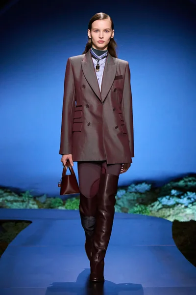 Look 23